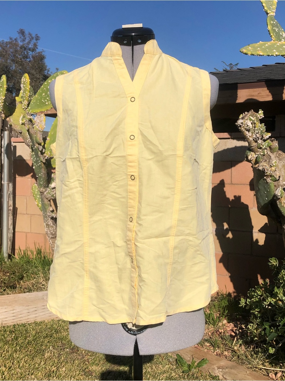 Authentic Shaverlake Casual Size Small Yellow Sleeveless Top